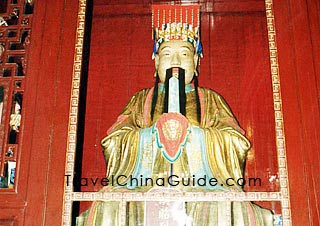Statue of Liu Bei in Wuhou Temple, Chengdu